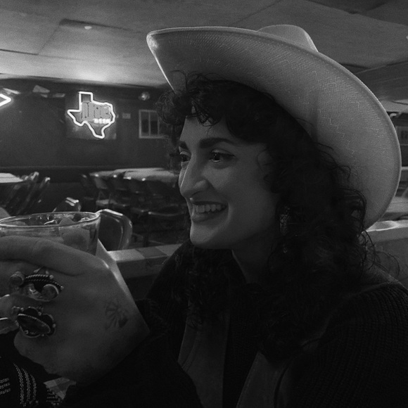 Meet your Posher, Jordan! - Picture 6 of 6